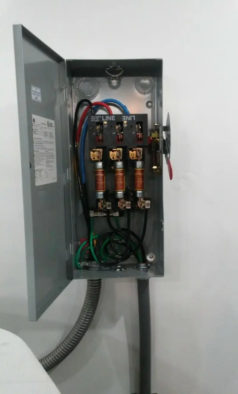 Three-phase disconnect switch installed for Smoke Detector Installation in Punta Gorda